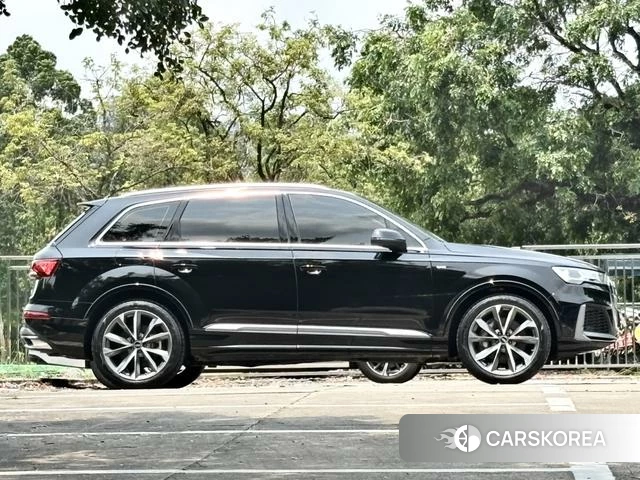 Audi Q7 id 4276992 из Китая 26