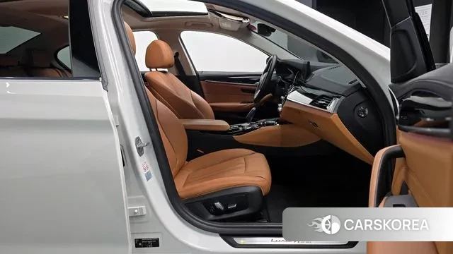 BMW 5 Series (G30) id 3284468 из Кореи 20