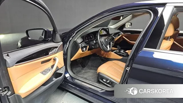 BMW 5 Series (G30) id 3514698 из Кореи 20