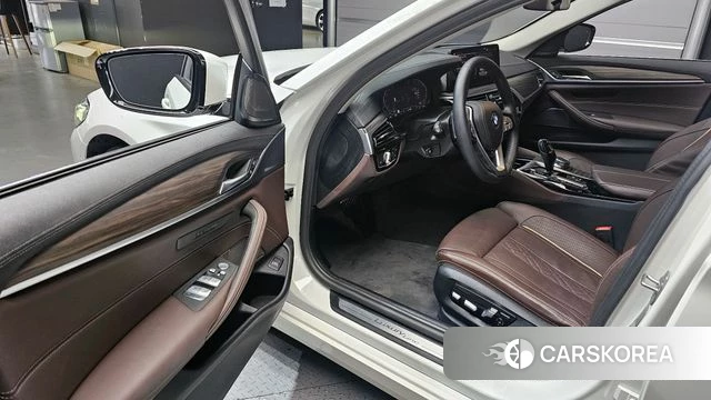 BMW 5 Series (G30) id 4194671 из Кореи 32