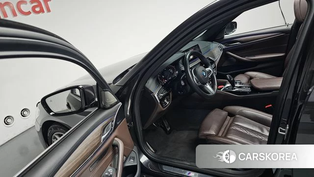 BMW 5 Series (G30) id 4594615 из Кореи 37