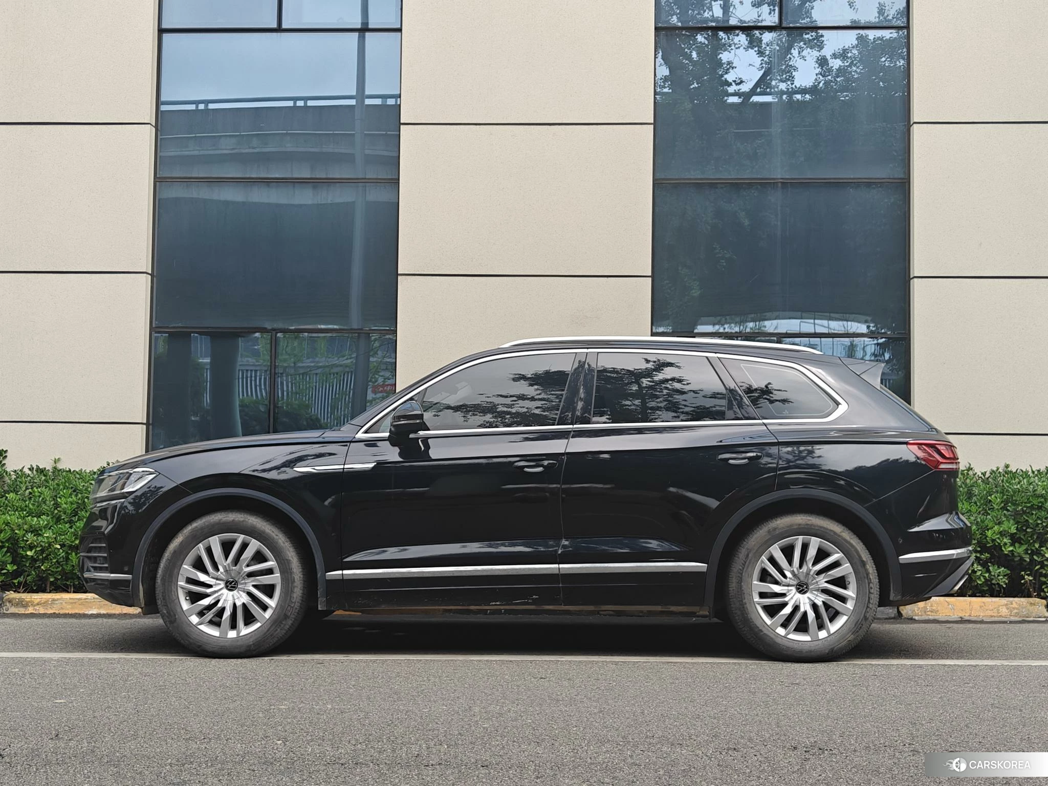 Volkswagen Touareg id 4421086 из Китая 18