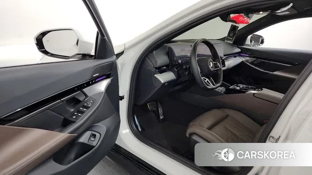 BMW 5 Series (G60) id 3763761 из Кореи 20