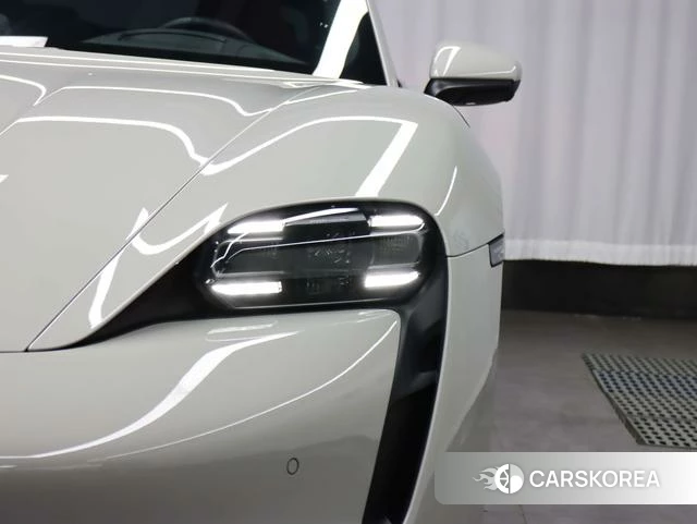 Porsche Taycan id 3969203 из Китая 30