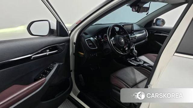Kia Seltos id 4713009 из Кореи 31