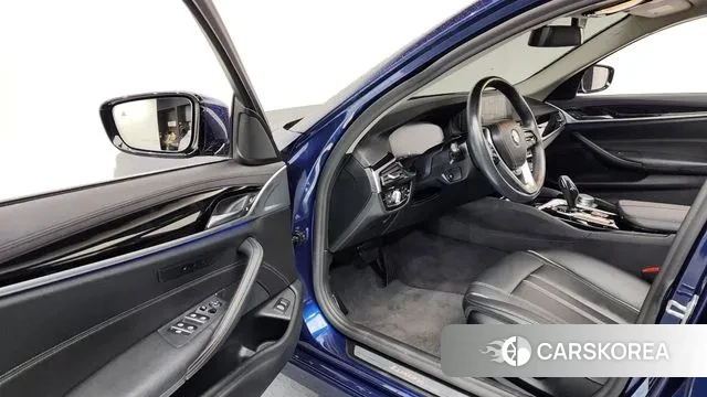 BMW 5 Series (G30) id 3417649 из Кореи 20