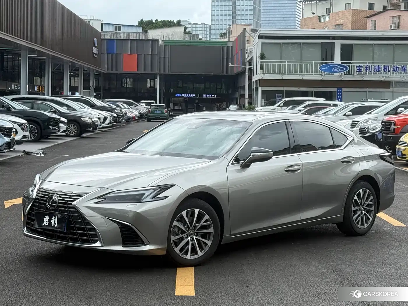 Lexus ES id 4547986 из Китая 16