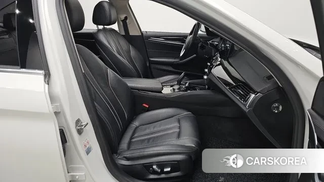 BMW 5 Series (G30) id 3723531 из Кореи 20