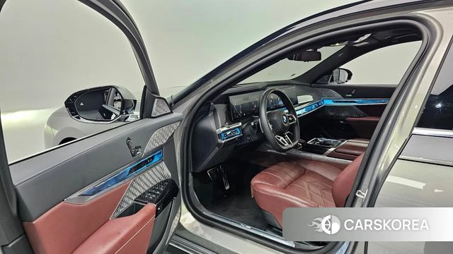 BMW 7 Series (G70) id 4590595 из Кореи 31