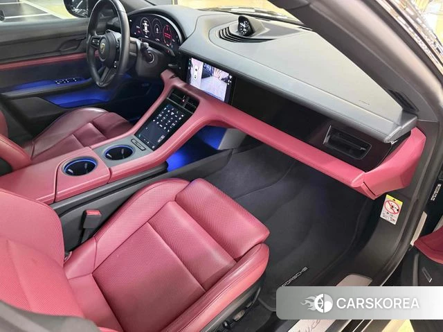 Porsche Taycan id 3866421 из Кореи 17