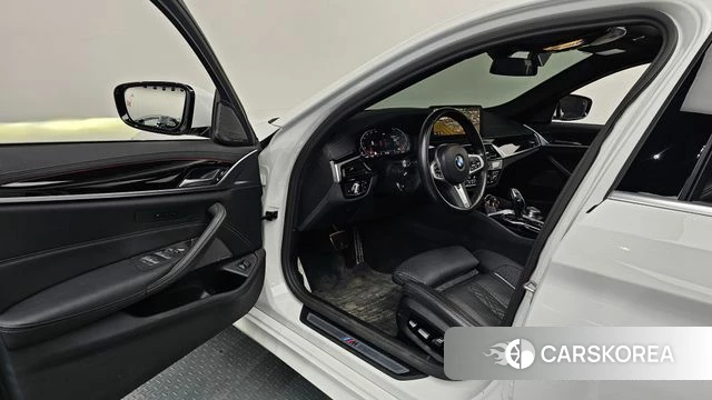 BMW 5 Series (G30) id 3864956 из Кореи 20