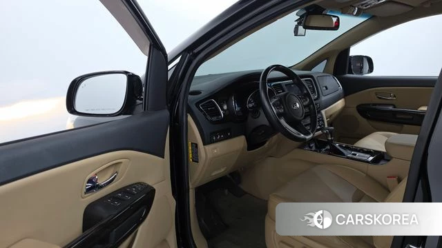 Kia The New Carnival id 4535981 из Кореи 33