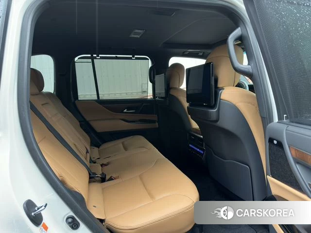 Lexus LX id 4275851 из Китая 25