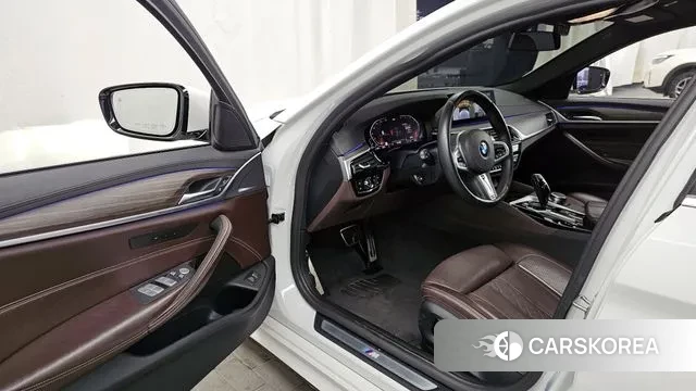 BMW 5 Series (G30) id 3692299 из Кореи 20