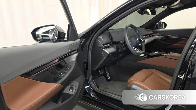 BMW i5 (G60) id 4762617 из Кореи 32