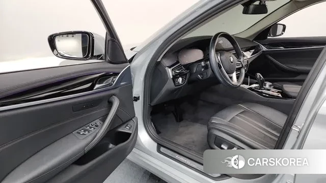 BMW 5 Series (G30) id 3391087 из Кореи 20