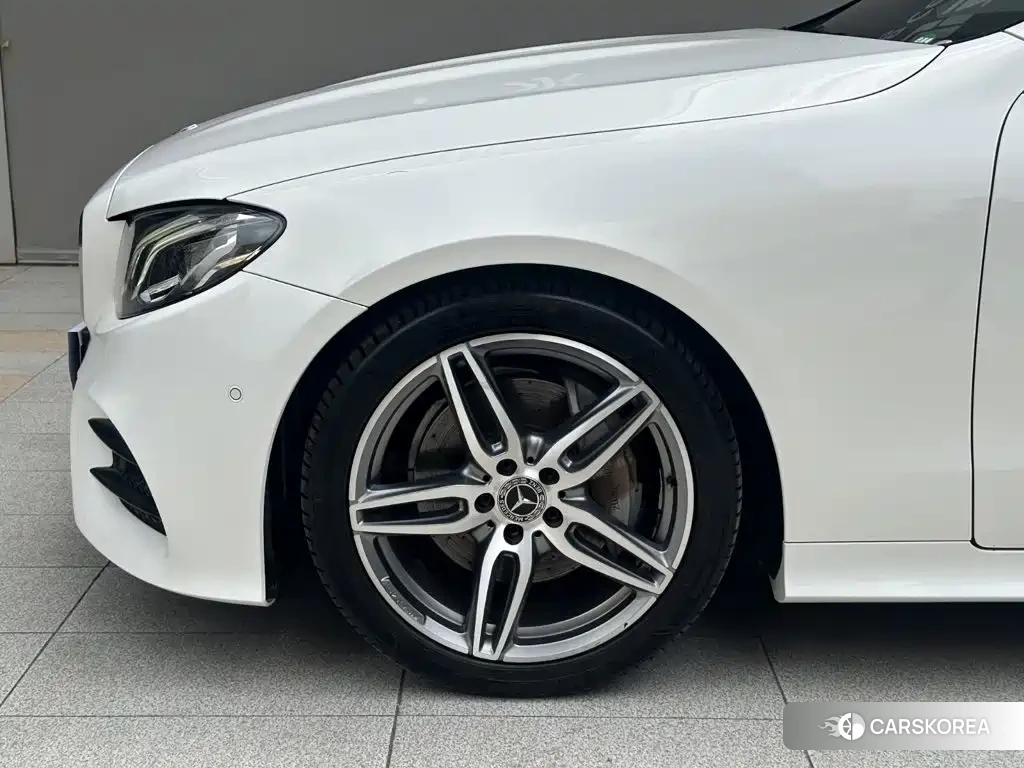 Mercedes-Benz E-Class id 4628417 из Китая 14