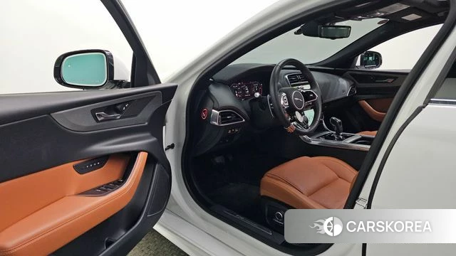 Jaguar XE id 3860586 из Кореи 20