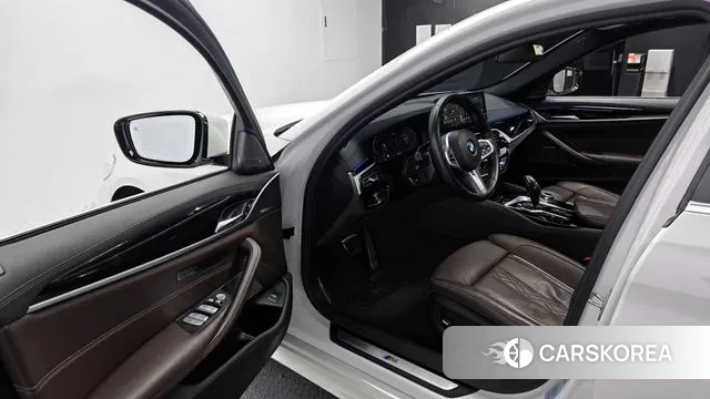 BMW 5 Series (G30) id 3697024 из Кореи 20