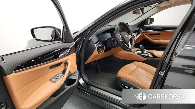 BMW 5 Series (G30) id 3606662 из Кореи 20