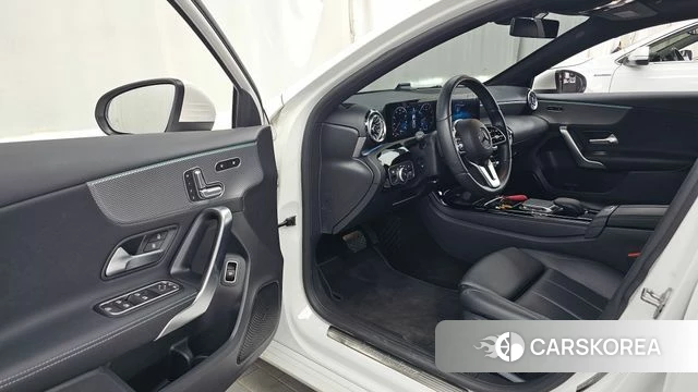Mercedes-Benz A-Class W177 id 4524696 из Кореи 32