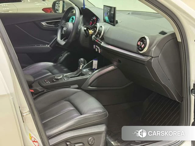 Audi Q2L id 4307178 из Китая 17