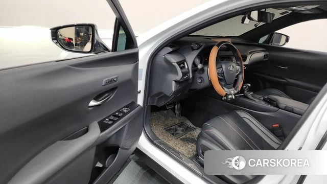 Lexus UX250h id 4331100 из Кореи 33