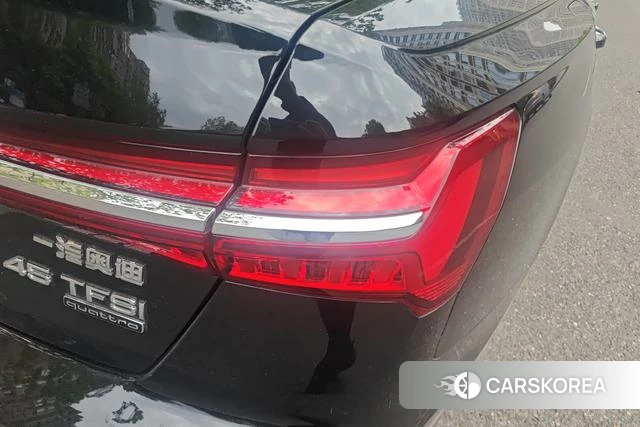 Audi A6L id 4307334 из Китая 17