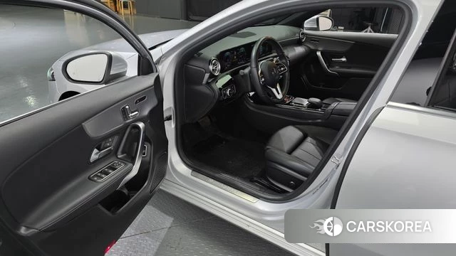 Mercedes-Benz A-Class W177 id 4657318 из Кореи 31