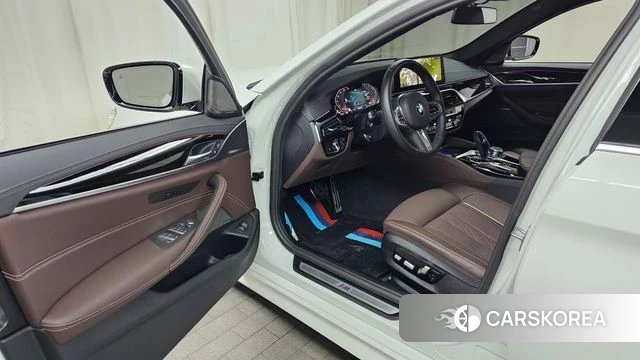 BMW 5 Series (G30) id 4292667 из Кореи 32