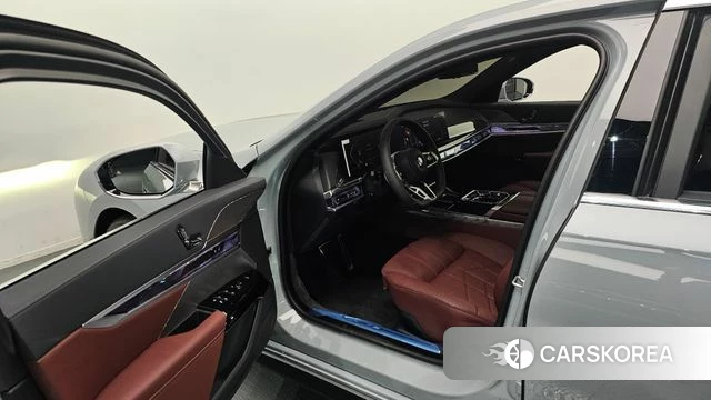 BMW 7 Series (G70) id 4301904 из Кореи 32