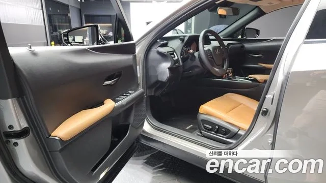 Lexus UX250h id 2917490 из Кореи 20