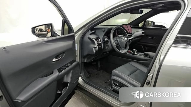 Lexus UX300h id 3825819 из Кореи 20