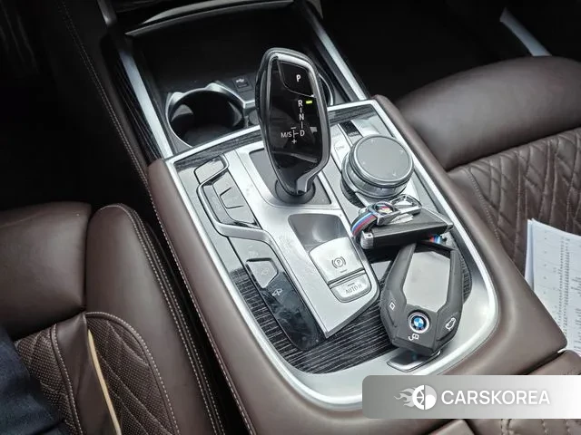 BMW 7 Series (G11) id 3355965 из Кореи 20