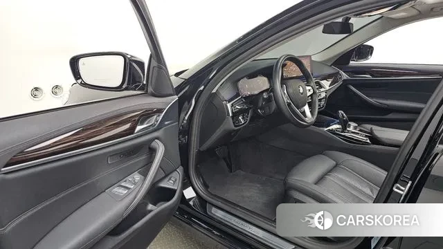 BMW 5 Series (G30) id 3427089 из Кореи 20