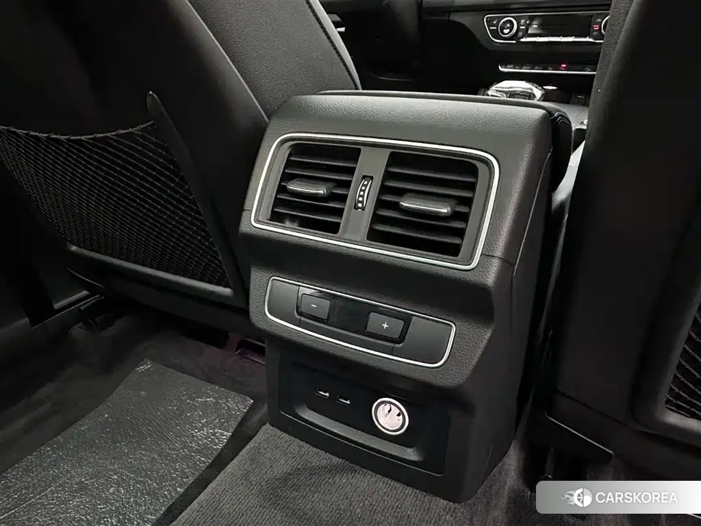 Audi Q5L id 4659909 из Китая 30
