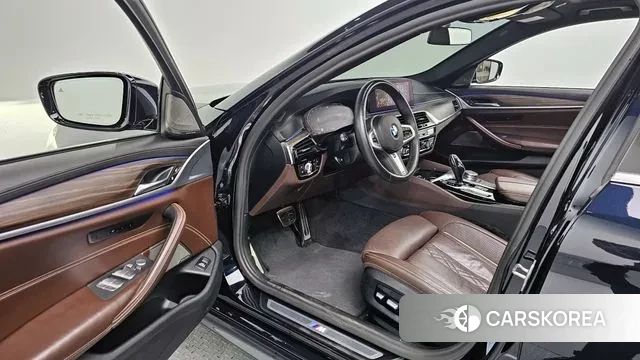 BMW 5 Series (G30) id 3238472 из Кореи 20