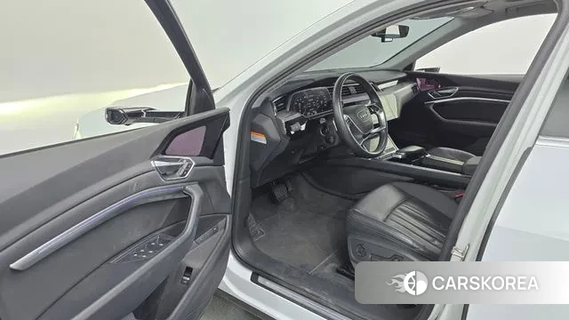 Audi e-Tron id 3702546 из Кореи 20