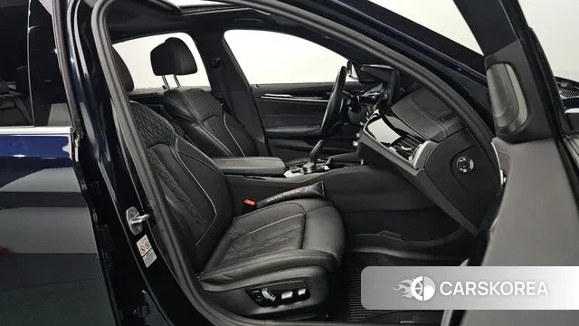 BMW 5 Series (G30) id 3467660 из Кореи 20