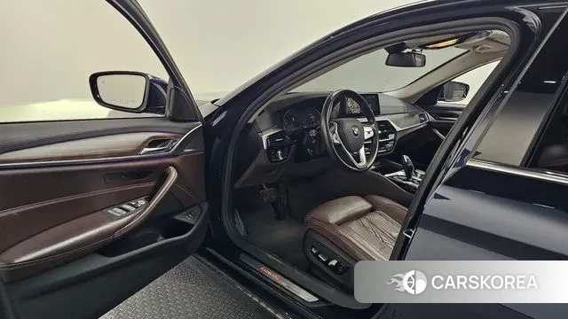 BMW 5 Series (G30) id 3385752 из Кореи 20