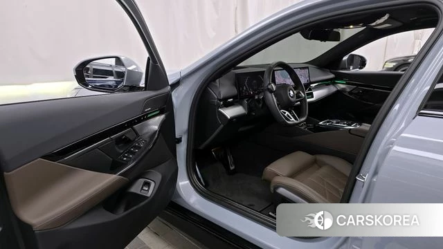 BMW 5 Series (G60) id 3909543 из Кореи 20