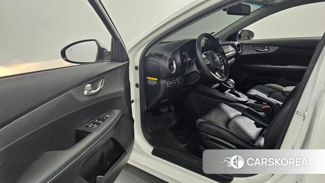 Kia Come New K3 id 4224544 из Кореи 32