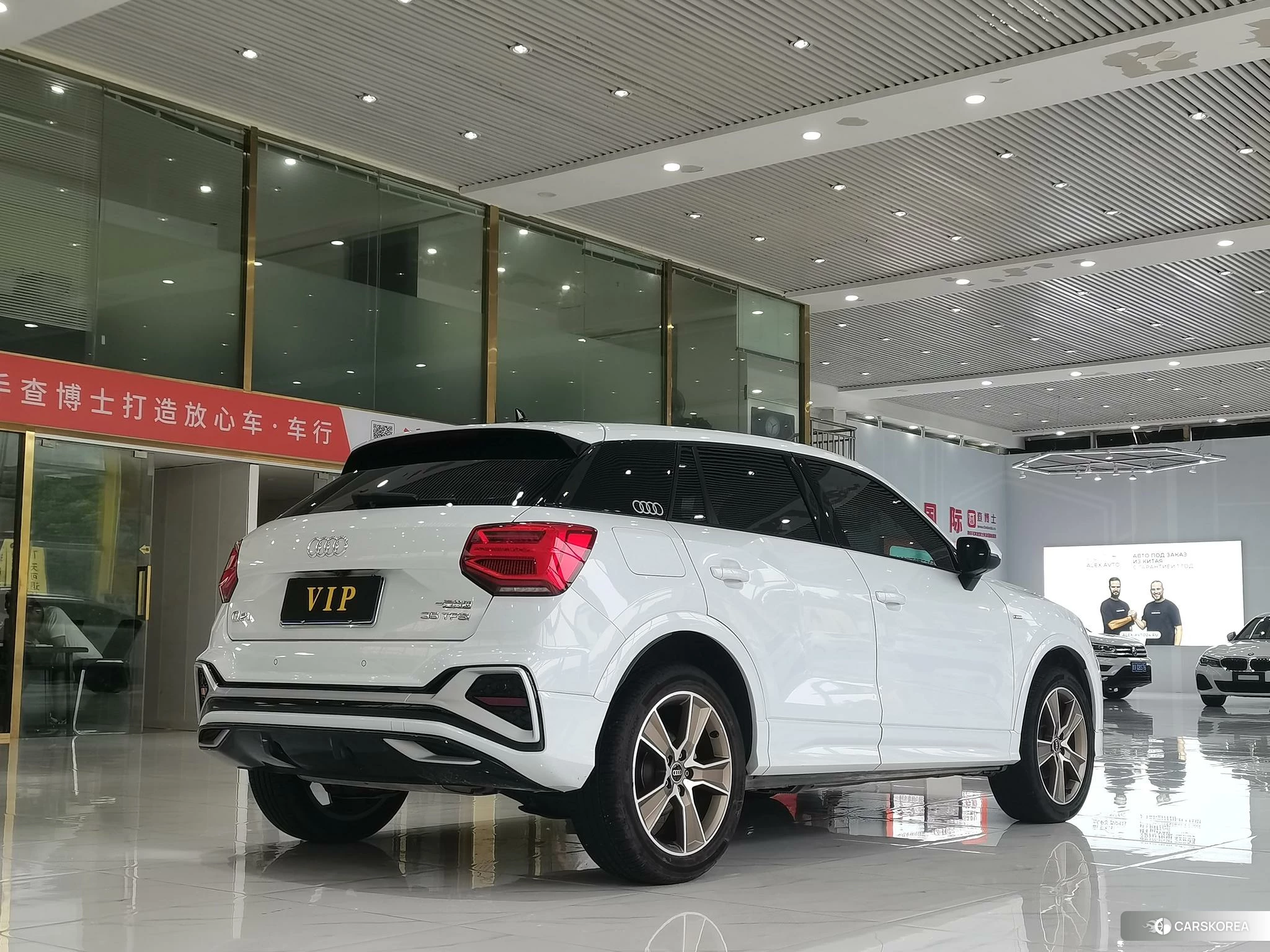Audi Q2L id 4492921 из Китая 14