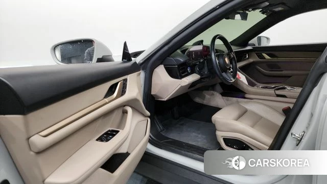 Porsche Taycan id 3806631 из Кореи 20