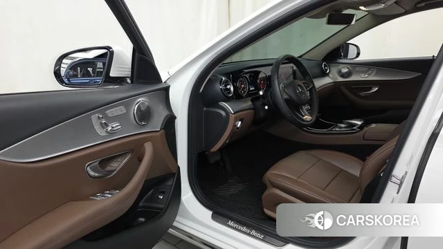 Mercedes-Benz E-Class W213 id 4737732 из Кореи 31