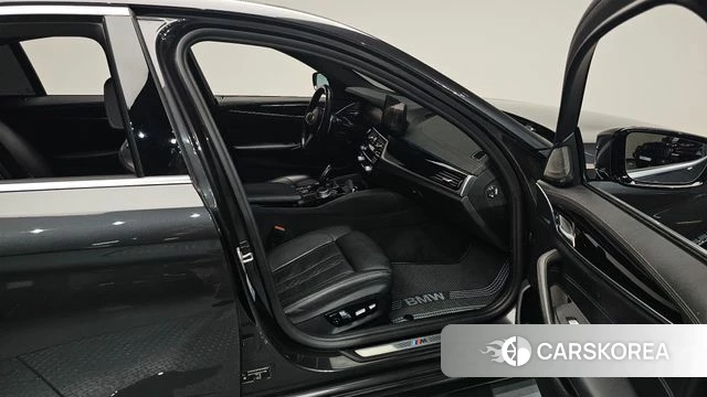 BMW 5 Series (G30) id 4586256 из Кореи 35