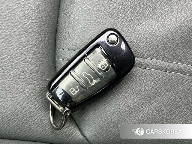 Audi Q2L id 4272600 из Китая 28