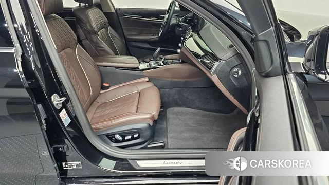 BMW 5 Series (G30) id 3812369 из Кореи 20