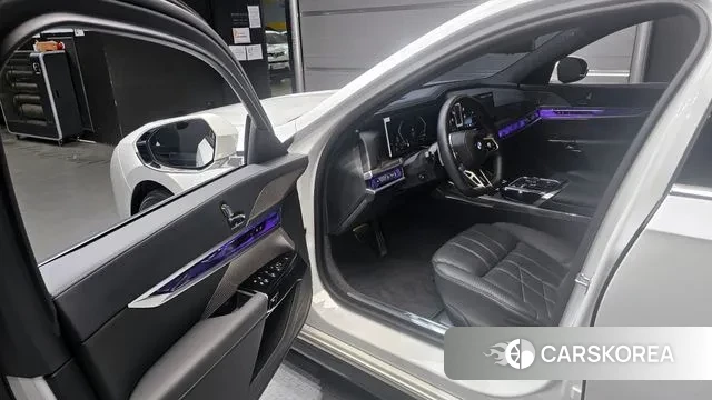 BMW 7 Series (G70) id 3706841 из Кореи 20