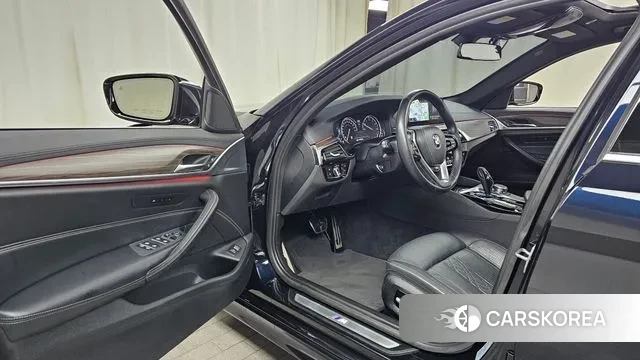 BMW 5 Series (G30) id 3627244 из Кореи 20